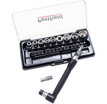 Set de chei tubulare cu tubulare și biți de șurubelniță într-o cutie de plastic