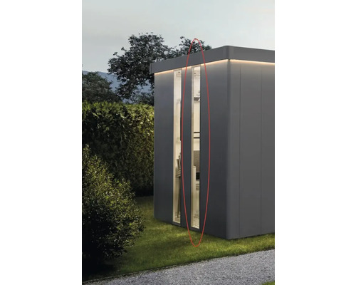 Cabină de grădină modernă, cu uși glisante din sticlă și iluminat exterior