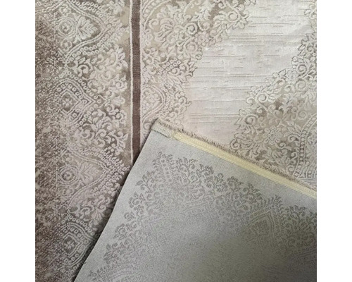 Covor cu model floral
