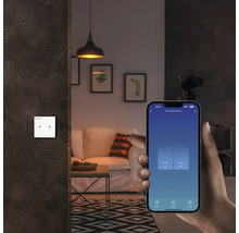 Living cu control inteligent prin intermediul unui smartphone și un întrerupător pe perete