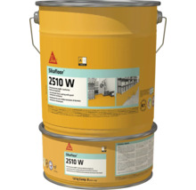 Două recipiente Sikafloor 2510 W, acoperire de podea cu emisii reduse și rezistență mecanică bună