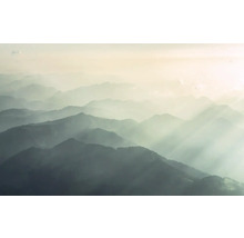 Vedere aeriană a munților în ceață