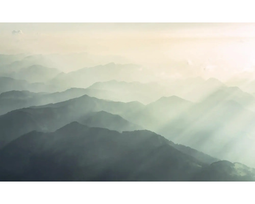 Vedere aeriană a munților în ceață