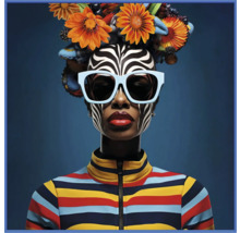 Femeie cu machiaj zebră, ochelari de soare și coafură cu flori