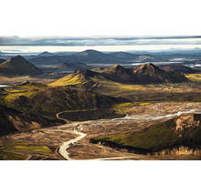 Priveliște cu munți și râu