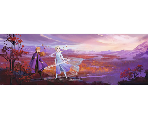 Scenă din filmul Regatul de gheață 2 cu Anna și Elsa într-un peisaj de toamnă