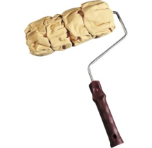 Rola de vopsea cu mâner maro și cadru metalic