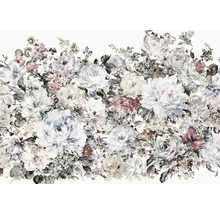 Model floral cu trandafiri și bujori