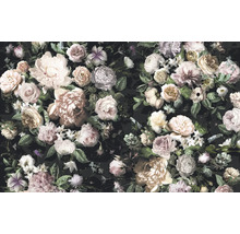 Tapetă florală cu trandafiri și bujori pe fundal întunecat