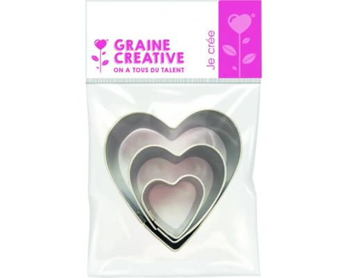 Set forme de tăiat cu motive de inimă într-un ambalaj