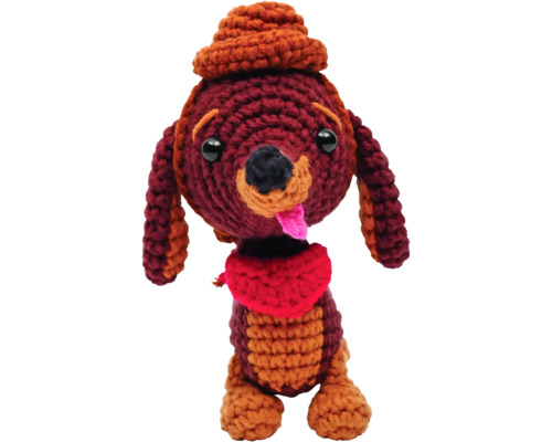 Câine de jucărie croșetat cu pălărie și eșarfă