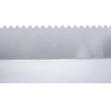 Prim-plan cu un rolă de perforare pentru tapet