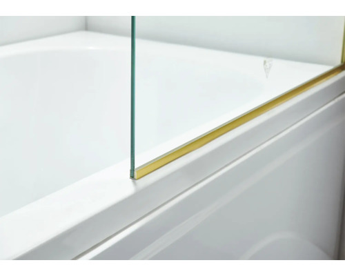 Prim-plan cu cadă cu paravan de duș din sticlă