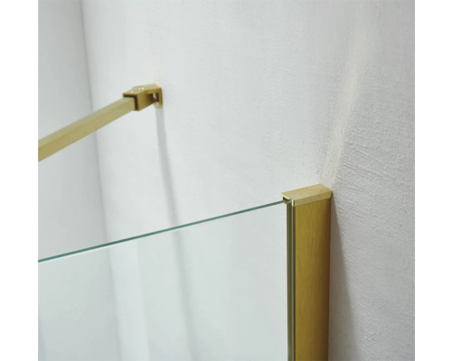 Imagine detaliată a unui paravan de duș cu sticlă și profil metalic