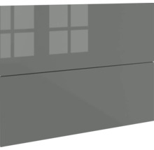Vedere frontală a unui front de mobilier gri modern