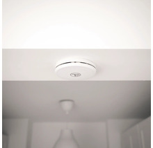 Detector de fum montat pe tavan