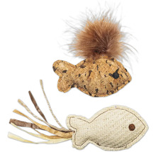 Două jucării pentru pisici în formă de pește, una din plută cu pene, cealaltă din țesătură cu panglici