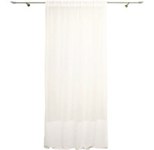 Draperie albă pe o bară de perdea