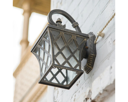 Lumină de perete pentru exterior cu sticlă și cadru decorativ