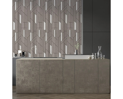 Bucătărie modernă cu chiuvetă, robinet și tapet geometric