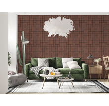 Cameră de zi cu canapea, masă și tapet cu model