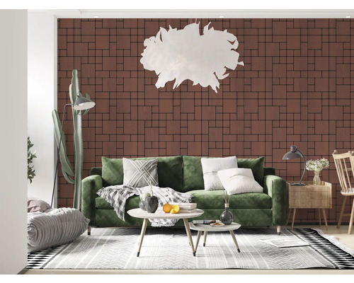 Cameră de zi cu canapea, masă și tapet cu model