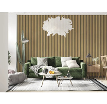 Living cu panouri acustice pe perete, canapea verde și măsuțe de cafea.