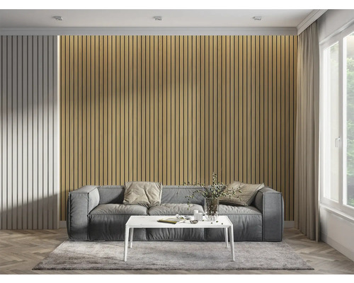 Cameră de zi cu panouri acustice pe perete, canapea și masă