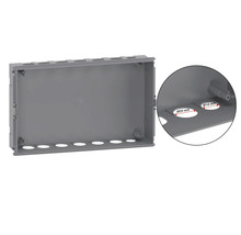 Cutie aparat cu decupaje pentru trecerile de cabluri