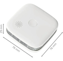 Detector de fum alb cu dimensiunile 76 mm x 76 mm x 29 mm
