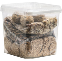 Găleată cu hrană pentru păsări și biluțe de grăsime