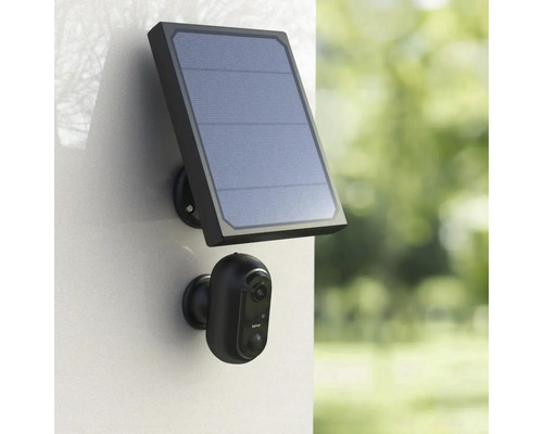 Cameră de supraveghere cu panou solar pentru alimentare
