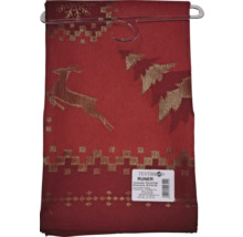 Față de masă roșie cu motive de cerb și brad, 90 x 90 cm