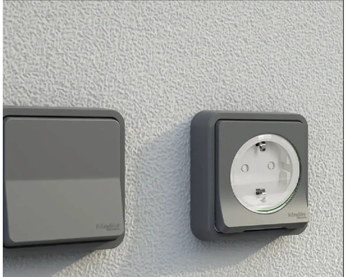 Întrerupător și priză de interior