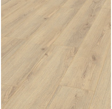 Panouri de parchet laminat montate cu structură lemnoasă