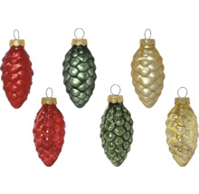 Mai multe decorațiuni de brad în formă de con de pin