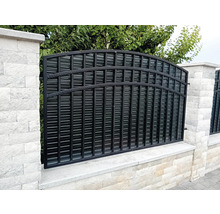 Element de gard din metal cu zid de piatră