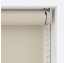 Rulouri bej cu lanț de tragere în cadrul ferestrei