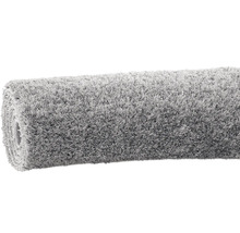 Covor gri rulat cu fire lungi