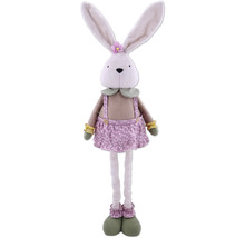 Iepure decorativ din material textil cu rochie şi urechi lungi ca decoraţiune de Paşte