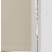 Rulouri bej cu lanț de operare pe fereastră