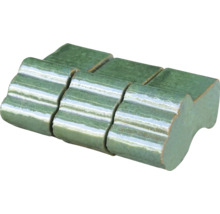 Placă ceramică verde cu suprafață ondulată