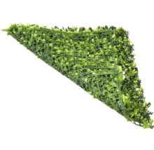 Covor de gazon artificial cu plante pe grilaj de plastic