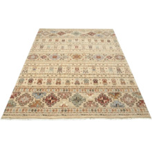 Covor cu ornamente cu model