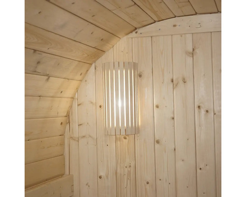 Lampa de perete din lemn într-o saună