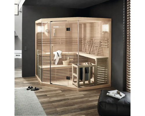 Saună de colț cu față din sticlă, bănci din lemn și sobă într-un spațiu cu design modern