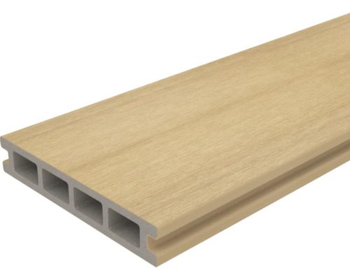Deck din material compozit lemn-plastic cu profil cu camere goale