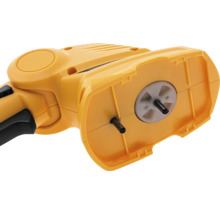 Imagine detaliată cu un șlefuitor electric galben