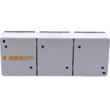 Partea inferioară a unei prize triple