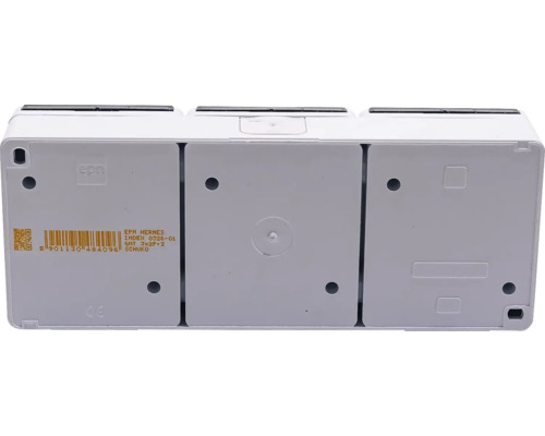 Partea inferioară a unei prize triple